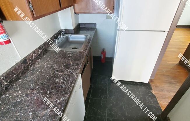 1 bed, 1 bath, 750 sqft, $795, Unit 3E