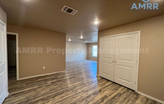 3 beds, 2 baths, $1,399