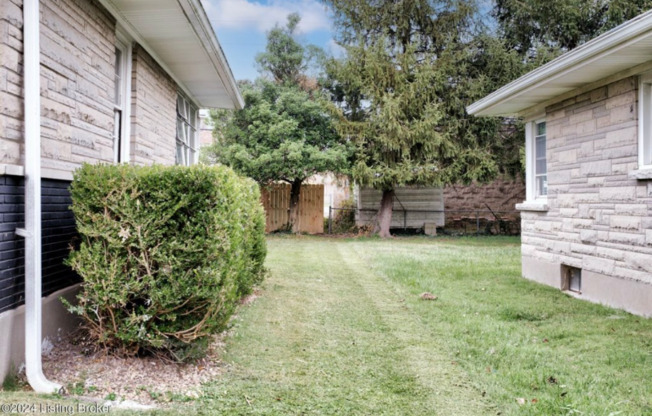2712 SHARON WAY