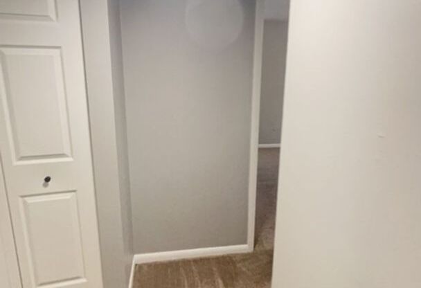 2 beds, 1.5 baths, 900 sqft, $920, Unit 615-301