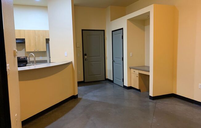 1 bed, 1 bath, 578 sqft, $1,285, Unit 211