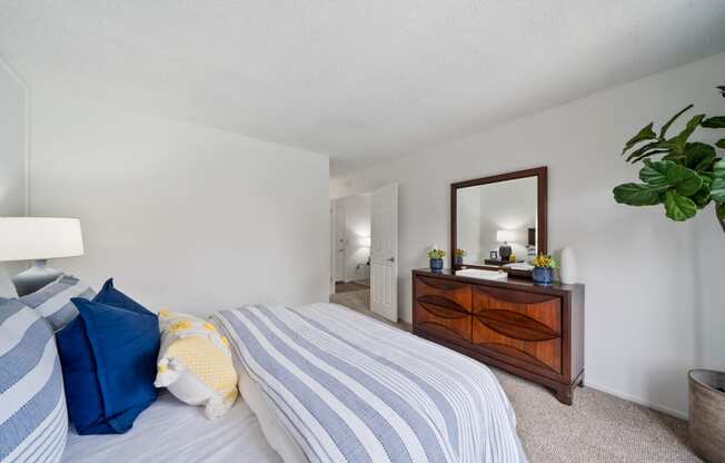 our apartments offer a bedroom with a bed and a bathroom