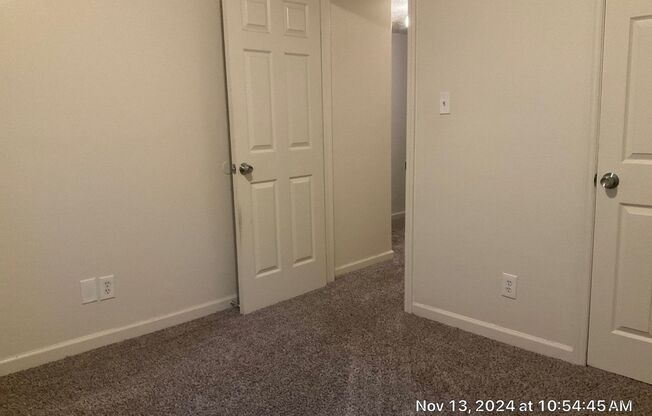 2 beds, 1 bath, 845 sqft, $1,095, Unit 05525-06