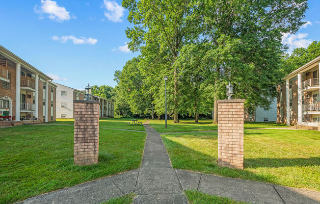 apartments with Community Courtyard