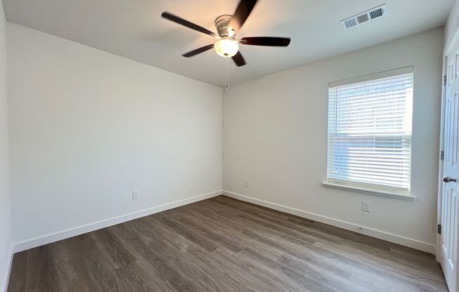 3 beds, 2 baths, 1,300 sqft, $1,550, Unit 617 69th Ave