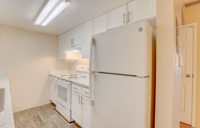 3 beds, 2 baths, 1,080 sqft, $2,200, Unit 8407