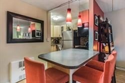 2 beds, 1 bath, 810 sqft, $3,000, Unit T35