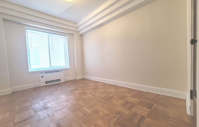 1 bed, 1 bath, $1,075, Unit 307