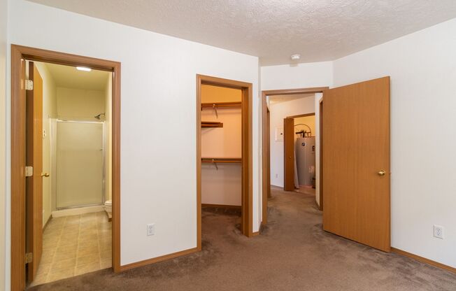 2 beds, 2 baths, $1,195, Unit 712 3rd Street