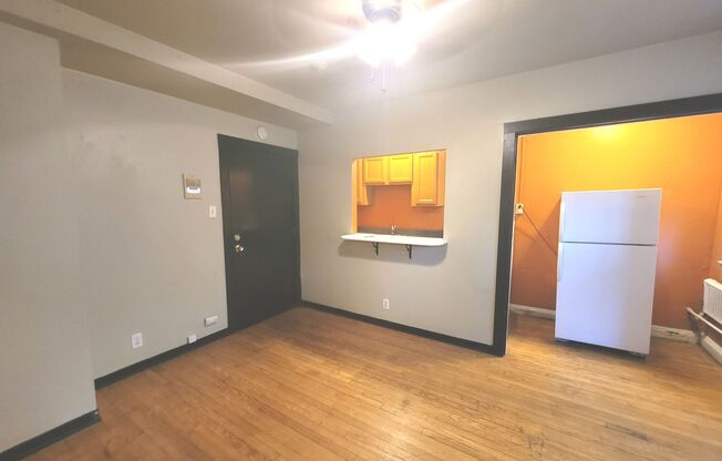 Studio, 1 bath, $825, Unit 09