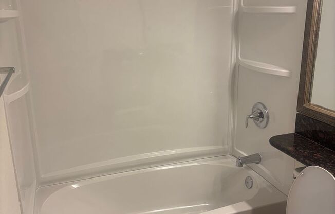2 beds, 2 baths, $1,800, Unit Unit 123