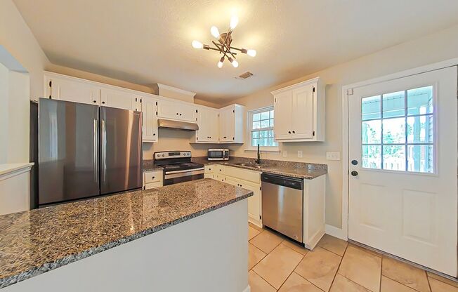 Three bedroom home in Martinez!