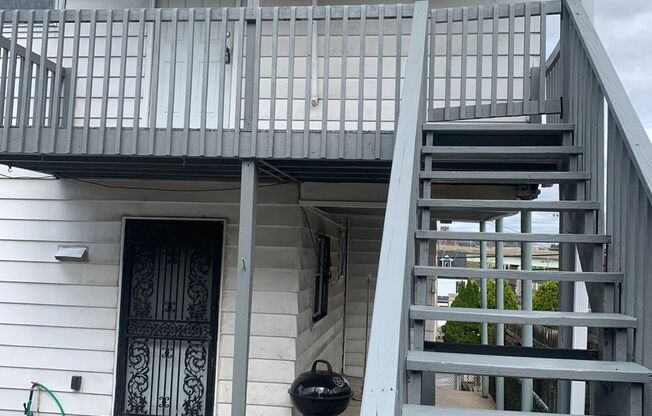 415 Ella Street