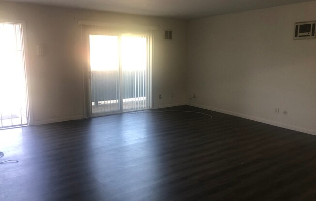 3 beds, 2 baths, $2,900, Unit Unit B