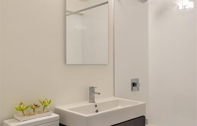 1 bed, 1 bath, $5,395, Unit 26F