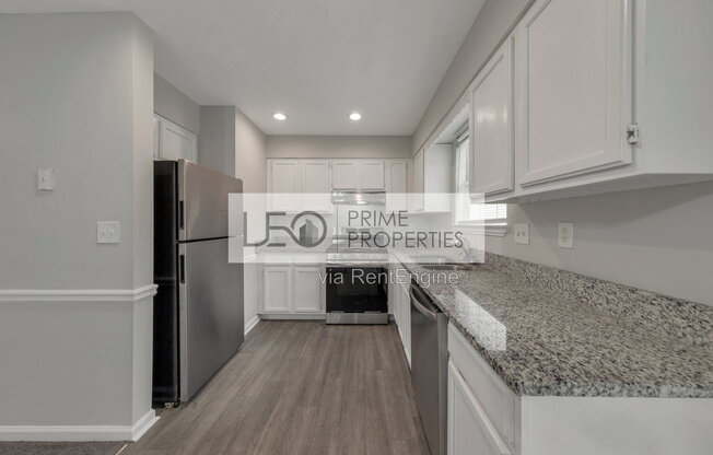 1008 HUNTINGTON TRCE SE