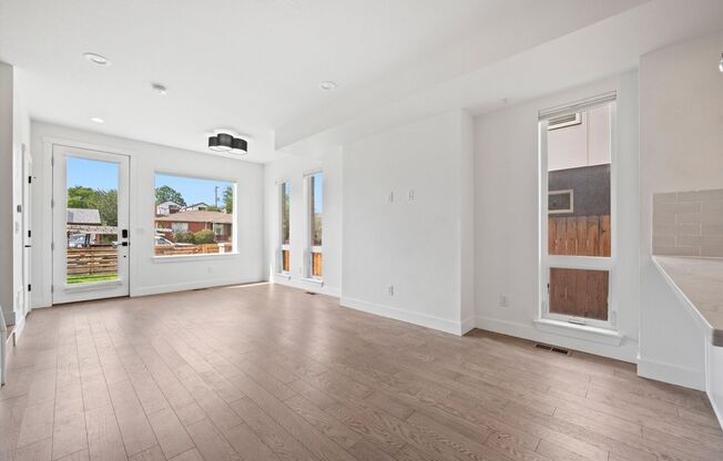 Modern Townhome Near Sloan's Lake – Garage, Central AC & Great Location