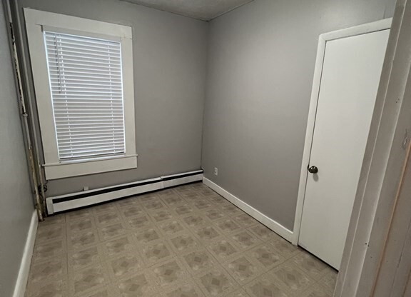 3 beds, 1 bath, 1,150 sqft, $3,200, Unit 1