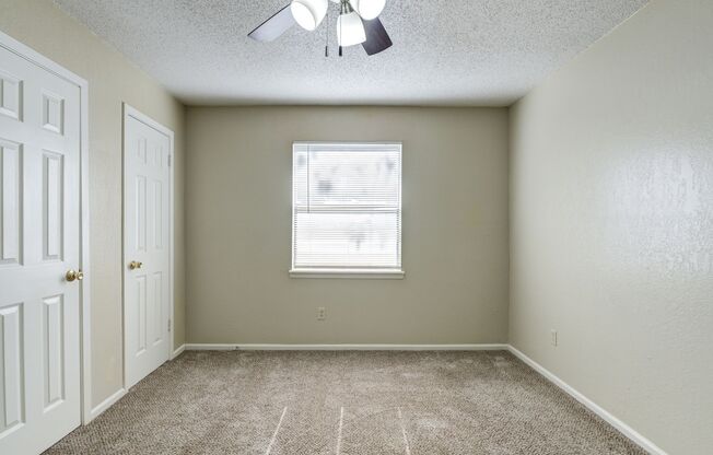 2 beds, 2 baths, 926 sqft, $737, Unit #29