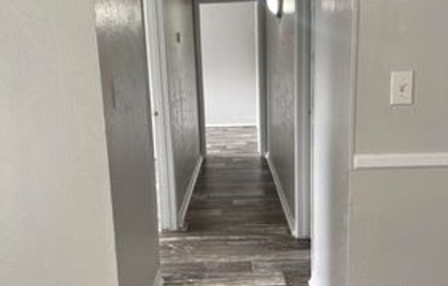 2 beds, 1 bath, 900 sqft, $1,051, Unit 16D