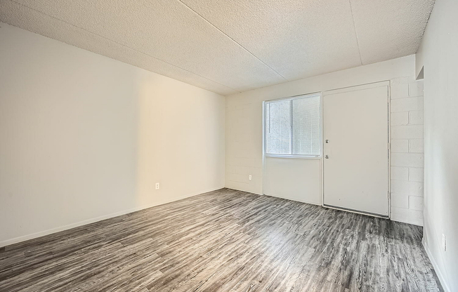 1920 N 1st Ave #105A - Web Quality - 008 - 10 Bedroom