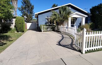 2 Bed / 1 Bath Home with Gorgeous Backyard Retreat – Woodland Hills