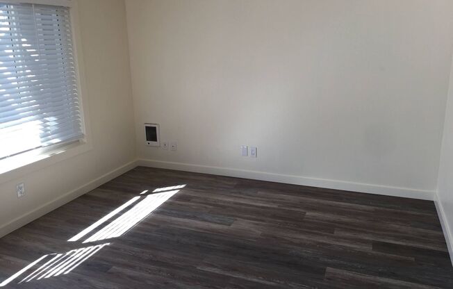 1 bed, 1 bath, 415 sqft, $1,395, Unit 2