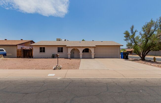 CHARMING 3 BEDROOM HOME IN PHOENIX!
