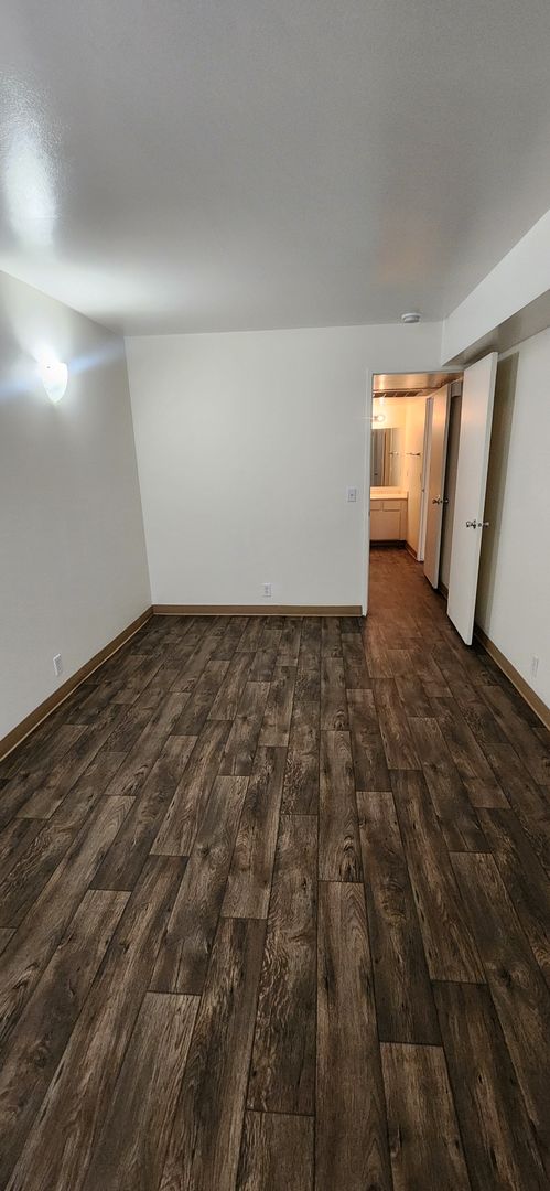 1 bed, 1 bath, 700 sqft, $1,045, Unit 05B