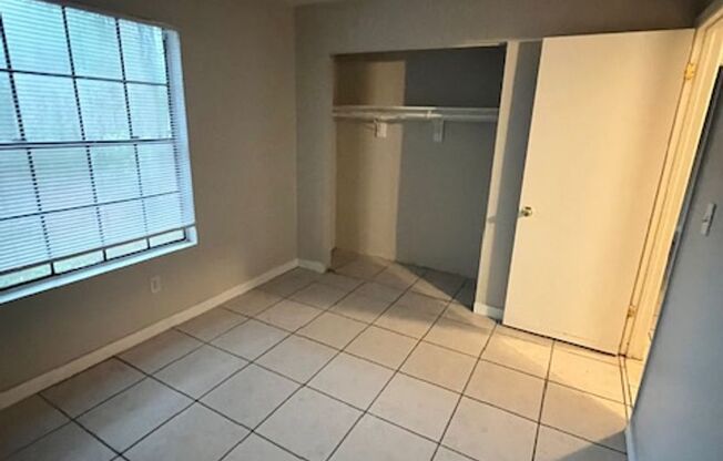 2 beds, 1 bath, $1,150