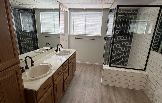 2 beds, 2 baths, $1,395, Unit # 126