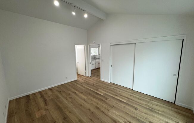 1 bed, 1 bath, $2,400, Unit 117