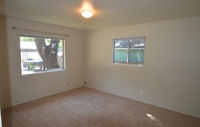 3 beds, 1 bath, $1,680, Unit 1146B