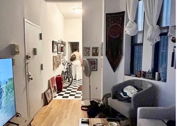 247 E 62 ST