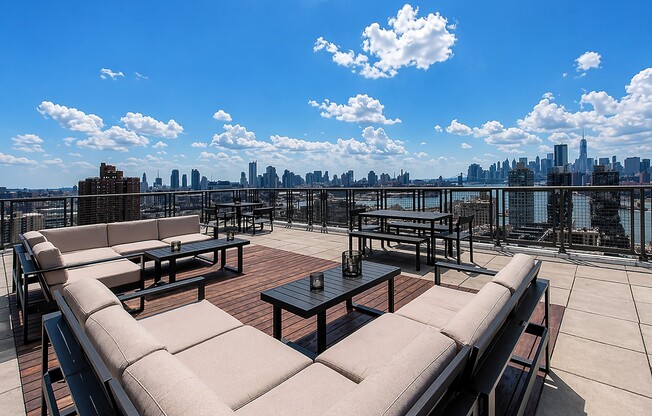 1 bed, 1 bath, 709 sqft, $4,638, Unit 8B