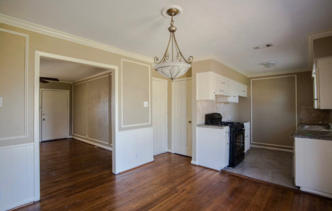 3521 HILTON DR