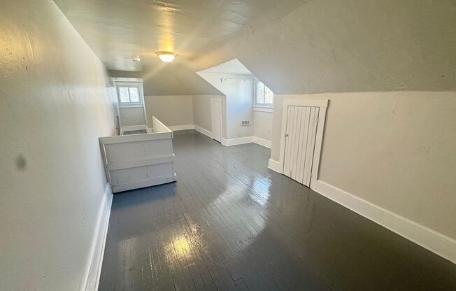 3 beds, 1 bath, $1,900