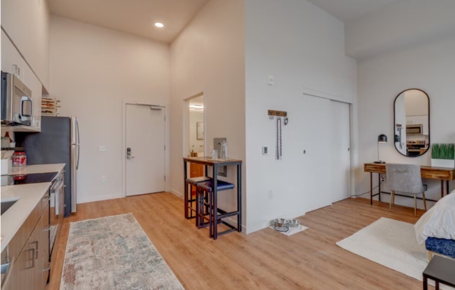 Studio, 1 bath, 487 sqft, $1,450, Unit 212