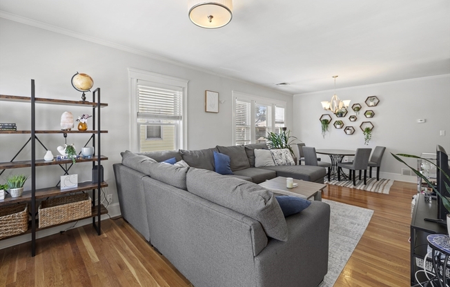 31 MYRTLEBANK AVE