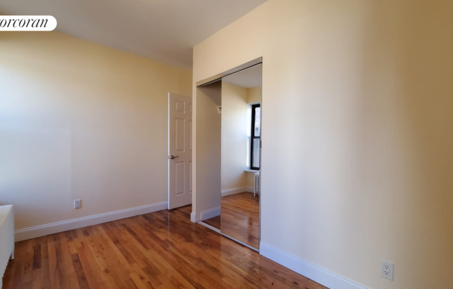 3 beds, 1 bath, $3,499, Unit 8