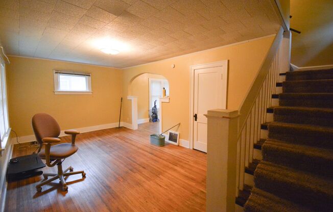 2 Bedroom in Fantastic Downtown/Silver Lake Area!