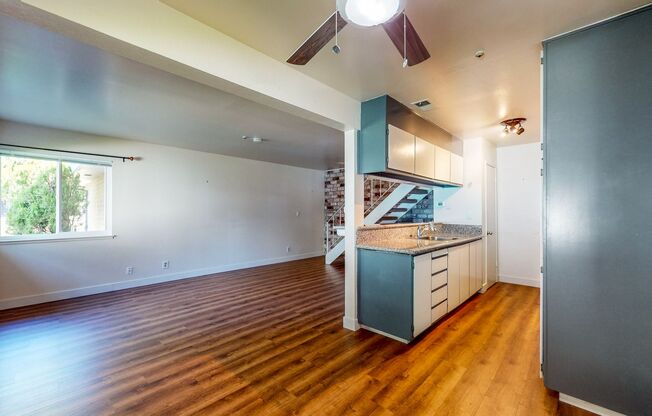 2 beds, 1 bath, $2,300