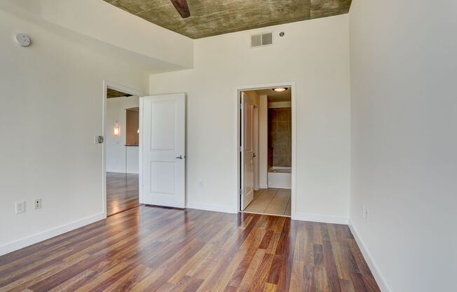 2 beds, 2 baths, $3,295
