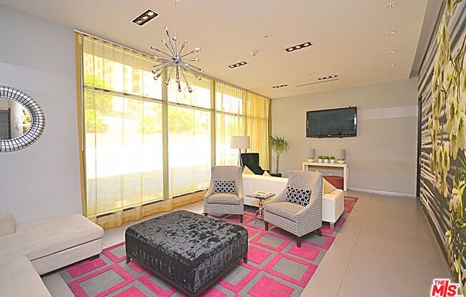 1 bed, 1 bath, 830 sqft, $2,700, Unit 318