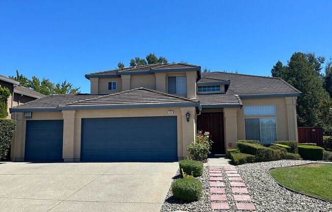 Fully Furnished Single-Family Home in San Ramon for 6-month Lease! Close to Many Community Centers and Beautiful Parks!