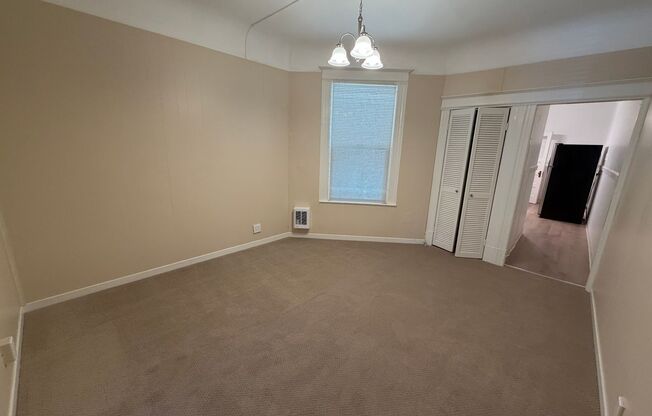 Bright & Spacious One Bedroom, Recently Renovated, W&D in Unit.  Available Now!