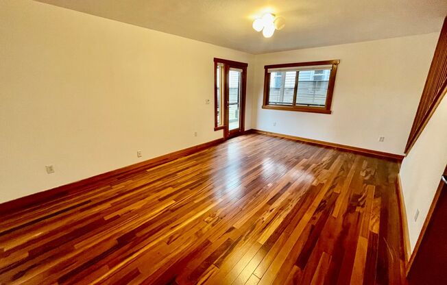 Charming 2BD/1BA Condo in the Heart of Kerns – Style, Comfort, and an Unbeatable Location