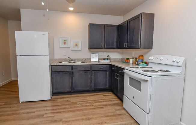 2 beds, 1 bath, 838 sqft, $895, Unit 103 Goldfinch Drive