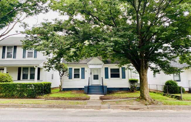 Adorable 2bdrm/1bth Bungalow Conveniently Located in Richmond's Historic Churchill!!