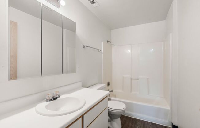 2 beds, 2 baths, 1,027 sqft, $1,450, Unit 49